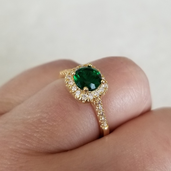 18k Emerald Ring - Picture 8 of 8